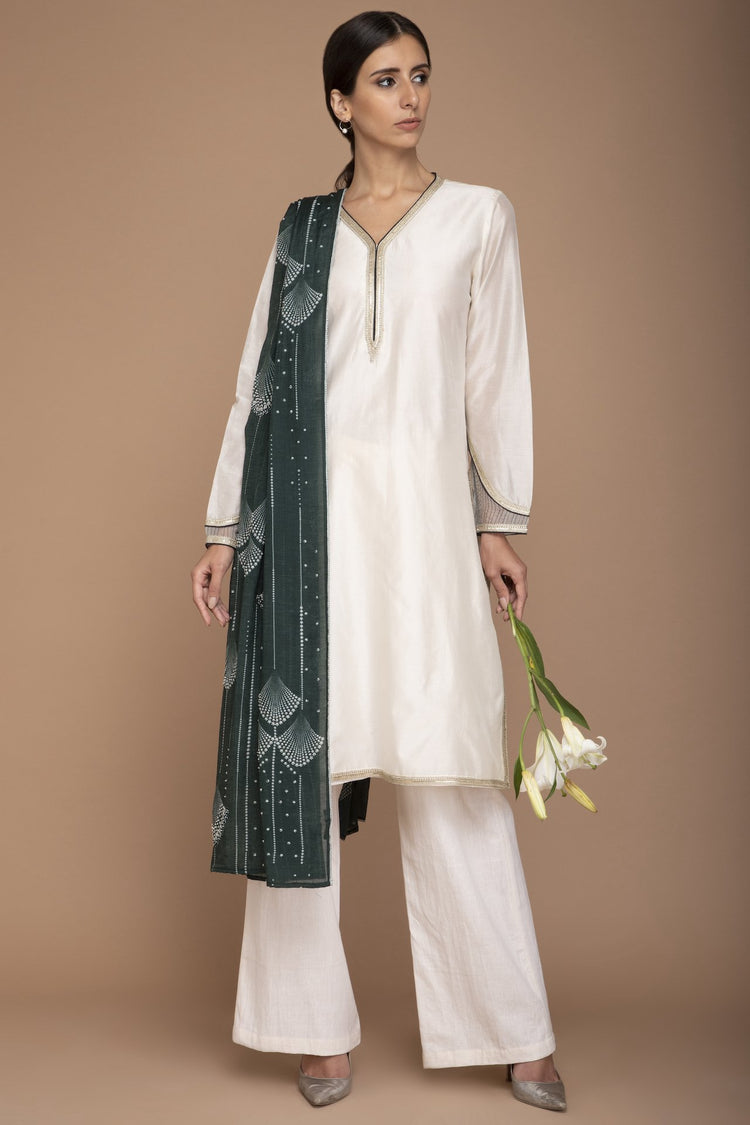 Ivory Chanderi Kurta Set with Pants and a Green Dupatta