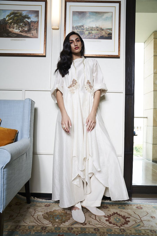 Ivory Chanderi jacket with gold embroidered motif set.