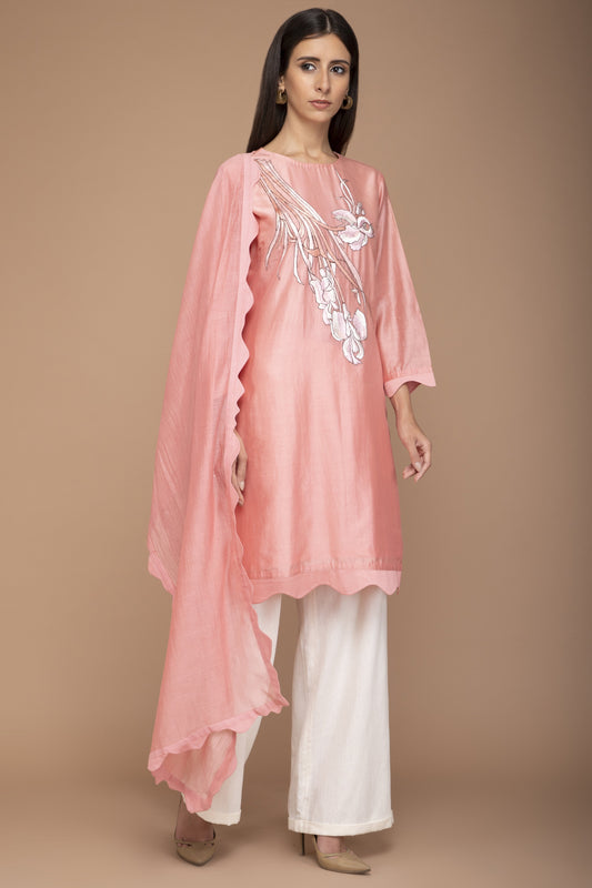 Peach Coloured Chanderi Kurta With A Dupatta And Ivory Pants