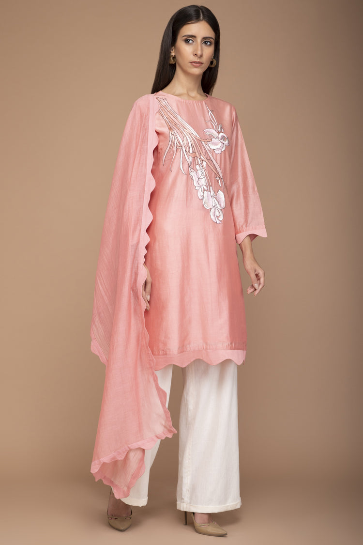 Peach Coloured Chanderi Kurta With A Dupatta And Ivory Pants